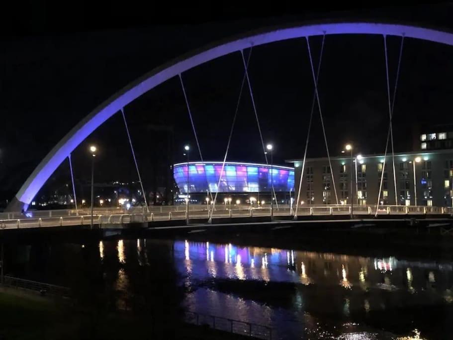 River View Apartment Glasgow Exteriör bild